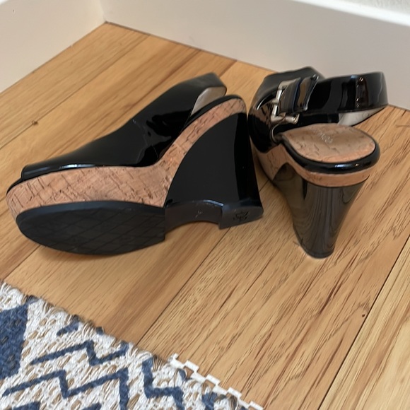 Donald Pliner. Black patent leather - Picture 3 of 3